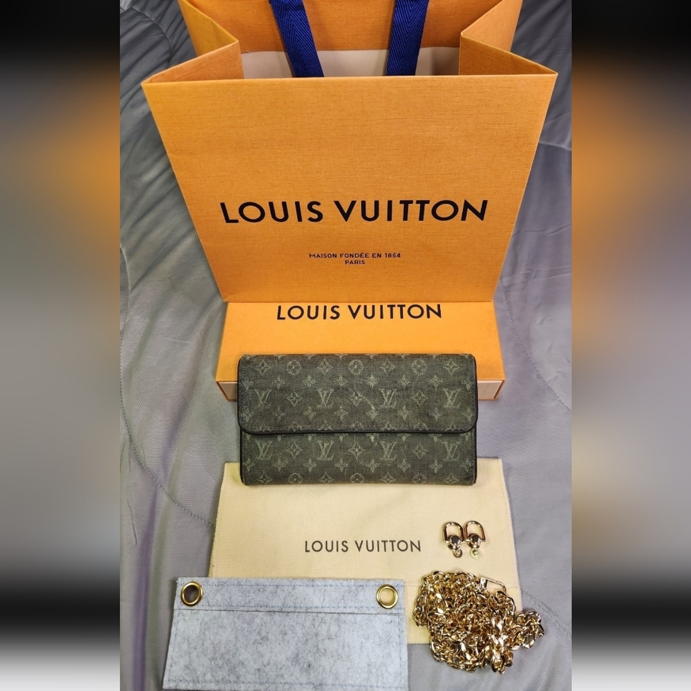 Louis Vuitton Mini Lin Porte Tresor International wallet DATE STAMPED : CA0013